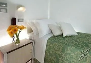 Roland Hotell 3*